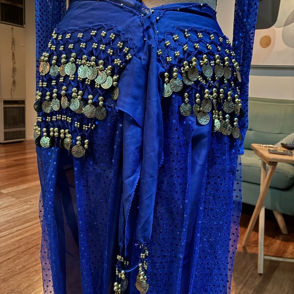 Costumes - Picture 5 of 16